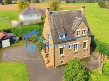 Grande maison en pierre avec grand terrain arboré, aux portes de Saint-Hilaire-du-Harcouët