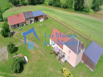 Ensemble immobilier rare à Précey, au calme, en bout d'impasse – Proche Mont-Saint-Michel