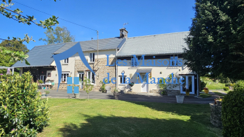 Maison de campagne avec gîte et appartement – Proche Brécey – terrain arboré de plus de 2600 m²