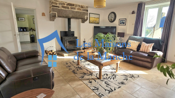 Longère normande avec gîte et appartement à la campagne – Proche Brécey – Calme & terrain arboré de près de 2700 m²