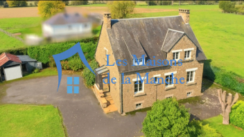 Grande maison en pierre avec grand terrain arboré, aux portes de Saint-Hilaire-du-Harcouët