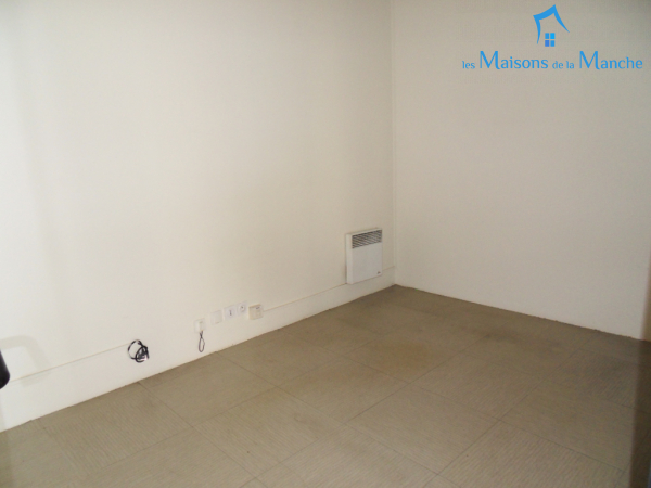 Bel Immeuble (emplacement commerce) dans centre ville