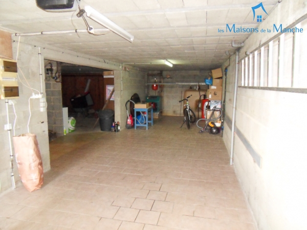 Pavillon de 168 m² sur sous-sol de 90 m² à 4 Km de BRECEY (50370)