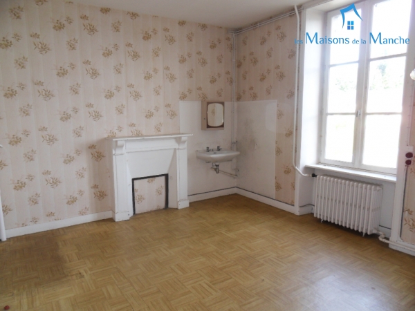Ensemble de 3 logements 352 m² dans le bourg de BRECEY (50370)