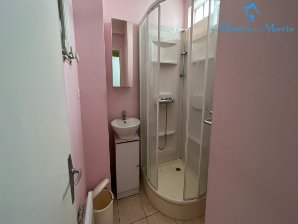 Immeuble de trois appartements