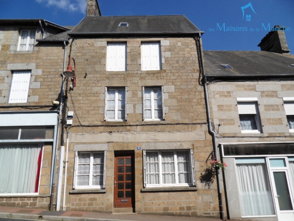 Maison de 89 m² proche tous commerces à SAINT POIS (50670)