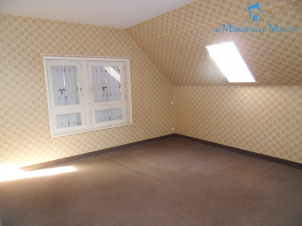 Ensemble de 3 logements 352 m² dans le bourg de BRECEY (50370)