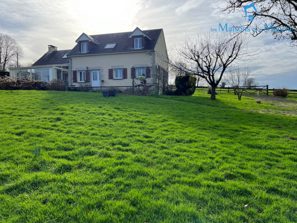 Jolie maison 6 pièces et 2500m2 au calme