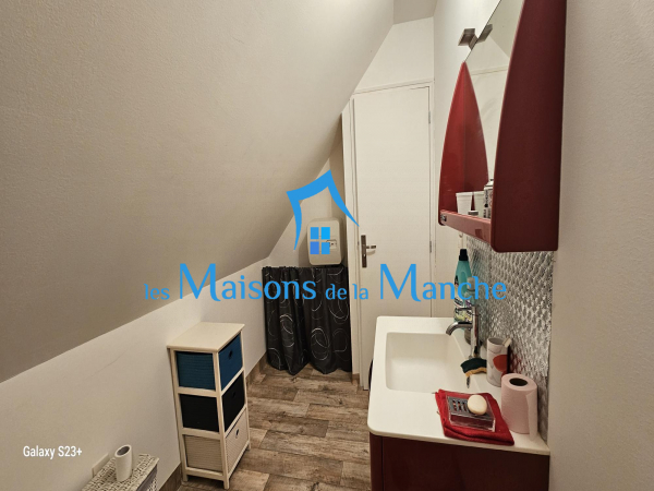 Ensemble immobilier rare à Précey, au calme, en bout d'impasse – Proche Mont-Saint-Michel