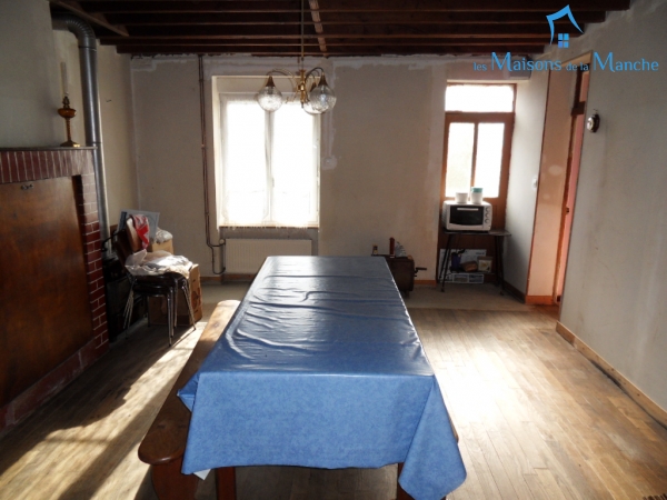 Ancienne fermette avec terrain de 2ha6 SAINT LAURENT DE CUVES (50670)