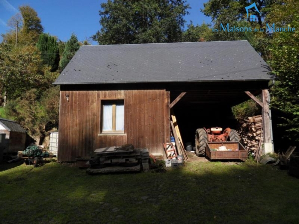 Maison atypique de 177 m² construite sur un rocher à moins de 10 km de BRECEY (50370)