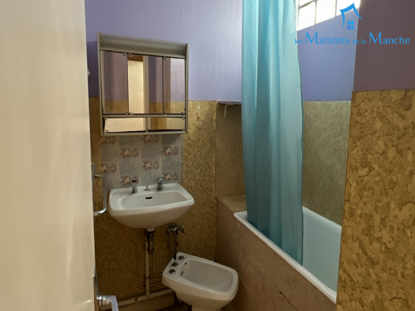 Immeuble de trois appartements