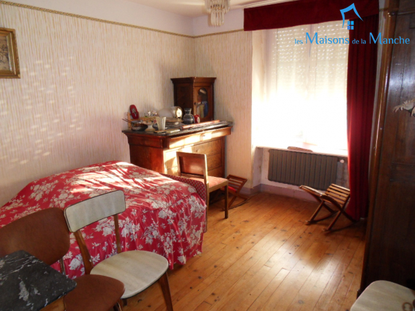 Maison de 104 m² avec nombreuses dépendances entre BRECEY et SAINT HILAIRE DU HARCOUET