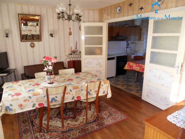 Maison de 104 m² avec nombreuses dépendances entre BRECEY et SAINT HILAIRE DU HARCOUET