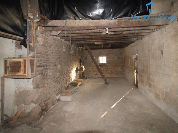 Ancien corps de ferme nombreuses dépendances