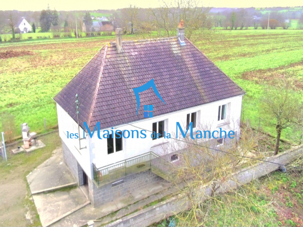 Maison sur sous-sol avec grand terrain arboré - située à Virey - à 5 min de Saint Hilaire du Harcouët