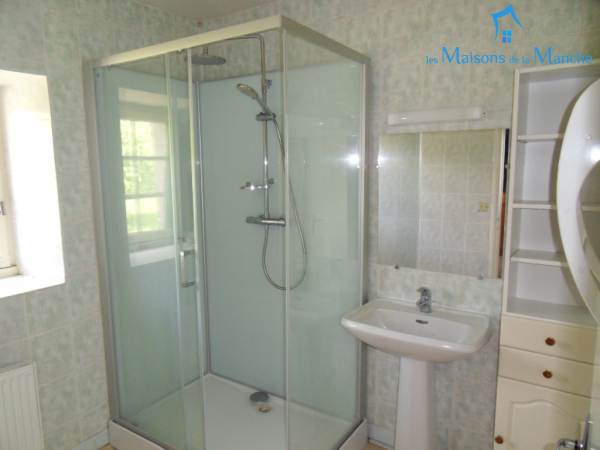 Maison en pierre de 106 m² proximité bourg de tous commerces
