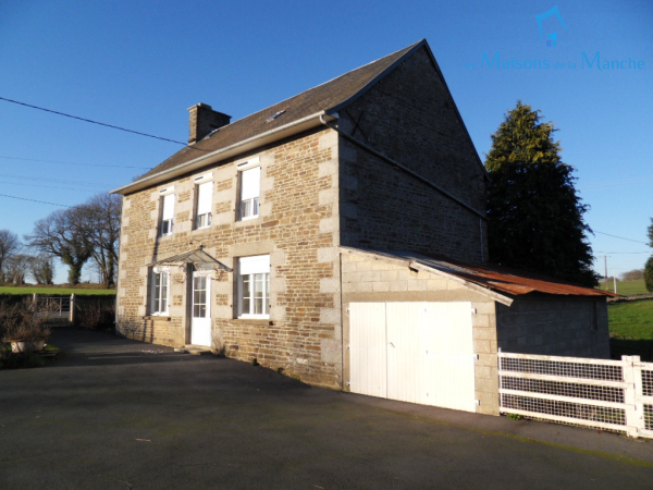 Maison de 104 m² avec nombreuses dépendances entre BRECEY et SAINT HILAIRE DU HARCOUET