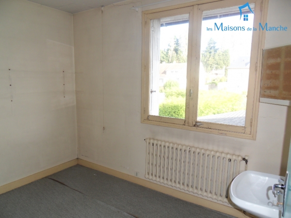 Ensemble de 3 logements 352 m² dans le bourg de BRECEY (50370)