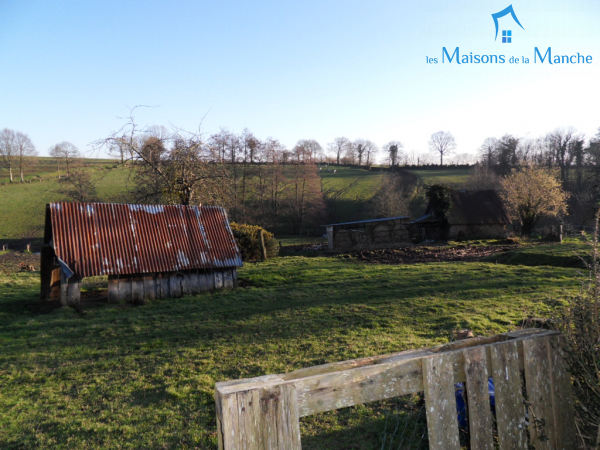 Maison en pierre à rénover à environ 6 km de BRECEY