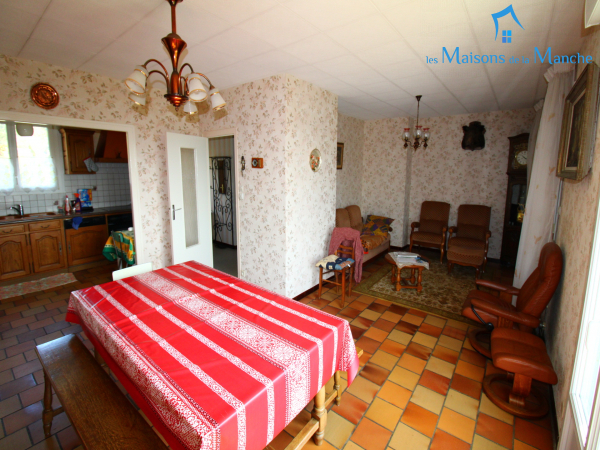 Pavillon des année 80 dans lotissement