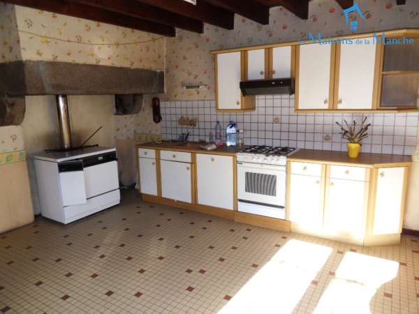 Ancienne fermette avec terrain de 2ha6 SAINT LAURENT DE CUVES (50670)