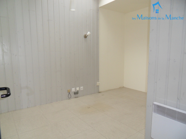 Bel Immeuble (emplacement commerce) dans centre ville