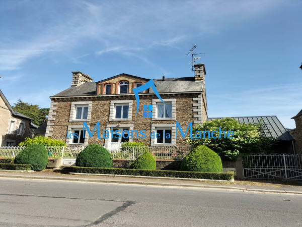 Maison 8 pièces 161m2 (trois appartements) à Brécey