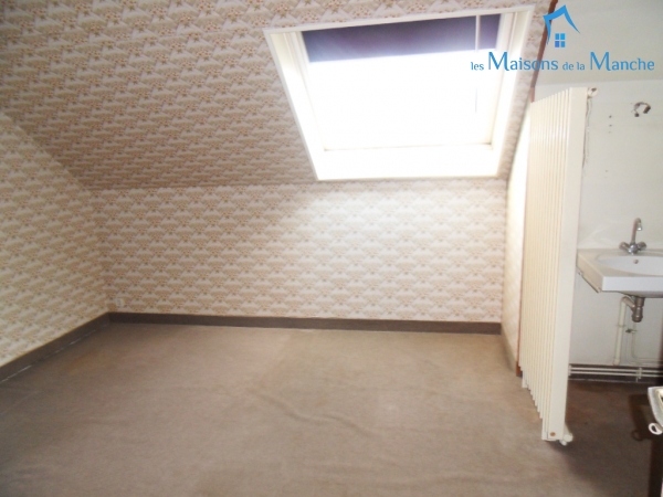 Ensemble de 3 logements 352 m² dans le bourg de BRECEY (50370)