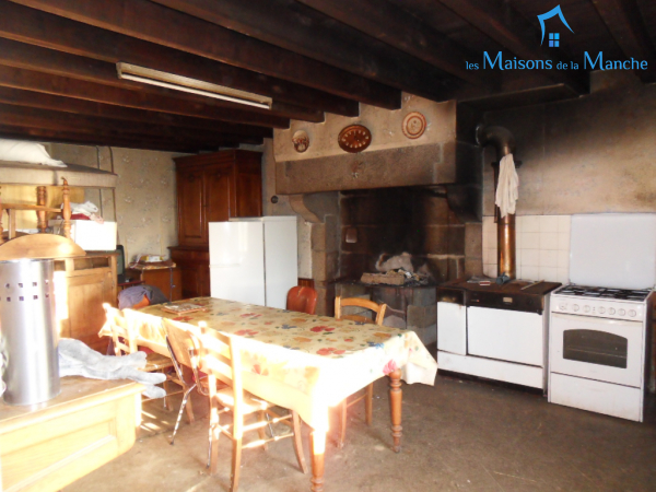 Maison en pierre à rénover à environ 6 km de BRECEY