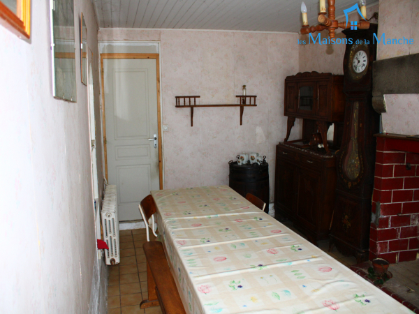 Maison dans centre ville de BRECEY, proximité tous commerces