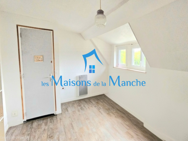 Grande maison en pierre avec grand terrain arboré, aux portes de Saint-Hilaire-du-Harcouët