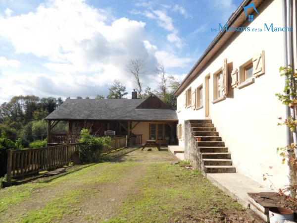 Maison atypique de 177 m² construite sur un rocher à moins de 10 km de BRECEY (50370)