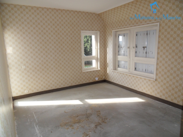 Ensemble de 3 logements 352 m² dans le bourg de BRECEY (50370)