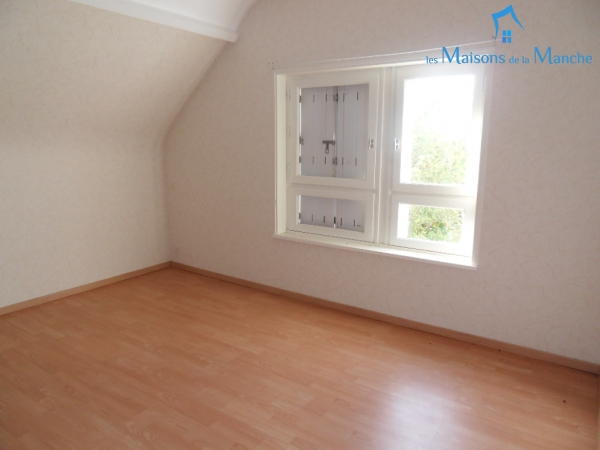 Ensemble de 3 logements 352 m² dans le bourg de BRECEY (50370)