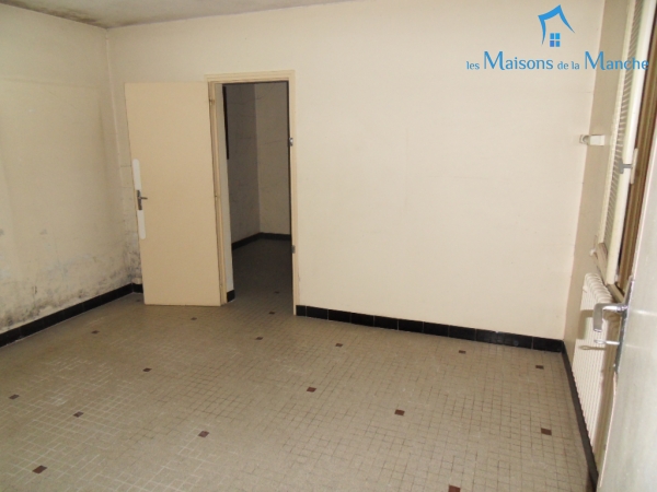 Ensemble de 3 logements 352 m² dans le bourg de BRECEY (50370)