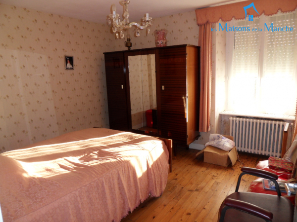 Maison de 104 m² avec nombreuses dépendances entre BRECEY et SAINT HILAIRE DU HARCOUET