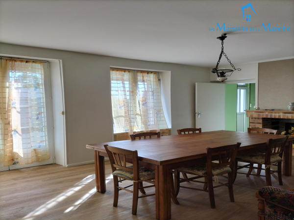 Maison de 94 m² dans centre ville de BRECEY