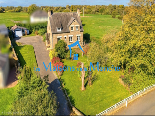 Grande maison en pierre avec grand terrain arboré, aux portes de Saint-Hilaire-du-Harcouët