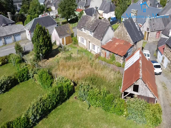 Maison en pierre avec dépendances proche commerces