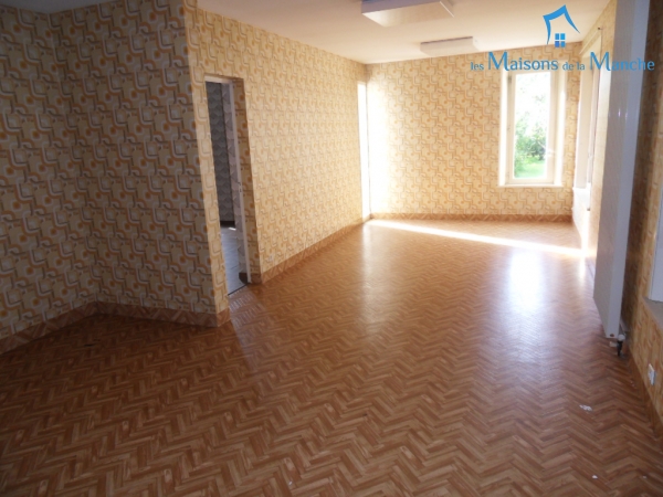 Ensemble de 3 logements 352 m² dans le bourg de BRECEY (50370)