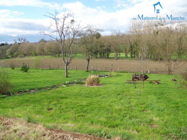 Maison en campagne avec beau point de vue secteur LES CHERIS (50220)