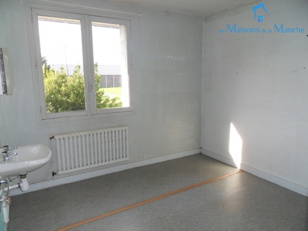 Ensemble de 3 logements 352 m² dans le bourg de BRECEY (50370)