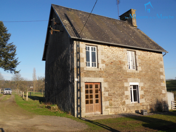 Maison en pierre à rénover à environ 6 km de BRECEY