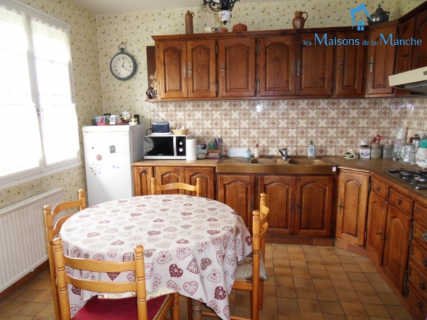 Maison de type pavillon de 168 m² + sous sol de 91 m² entre BRECEY et AVRANCHES
