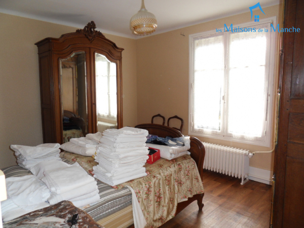 Maison dans centre ville de BRECEY proche tous commerces