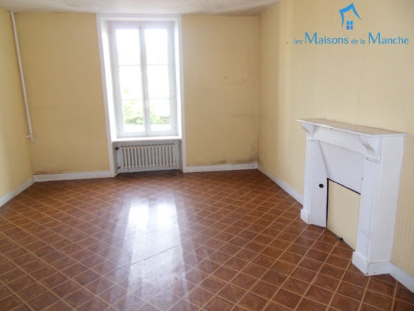 Ensemble de 3 logements 352 m² dans le bourg de BRECEY (50370)