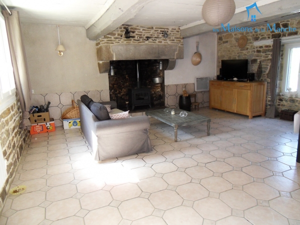 Charmante maison rénovée de 88 m² à LES CRESNAYS (50370)