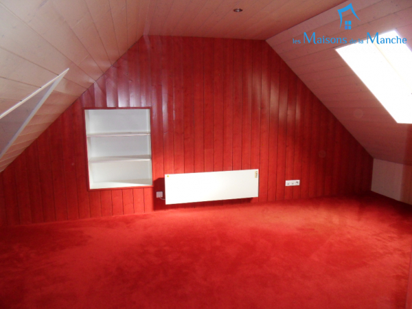 Bel Immeuble (emplacement commerce) dans centre ville