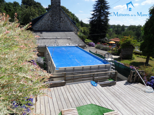 Jolie longère de 162 m² en campagne, proche de BRECEY